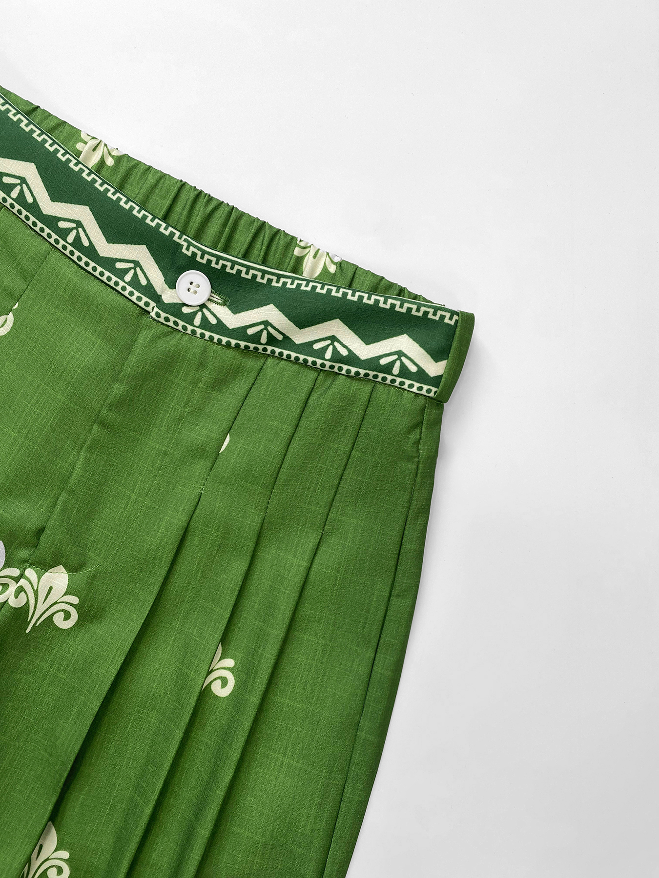 Women's Romantic Sexy Ruffle Sleeve Bodysuit & Floral Printed Wide-Leg Pants Set, Polyester Loose Vacation Outfit with White Top & Green Pants---