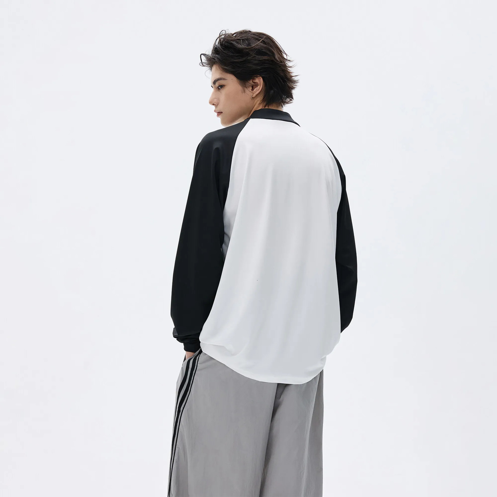 Mens long sleeved half zip color T-shirt -4-way stretch fabric and contrast board navy blue/black and white for gym/casual use 250402