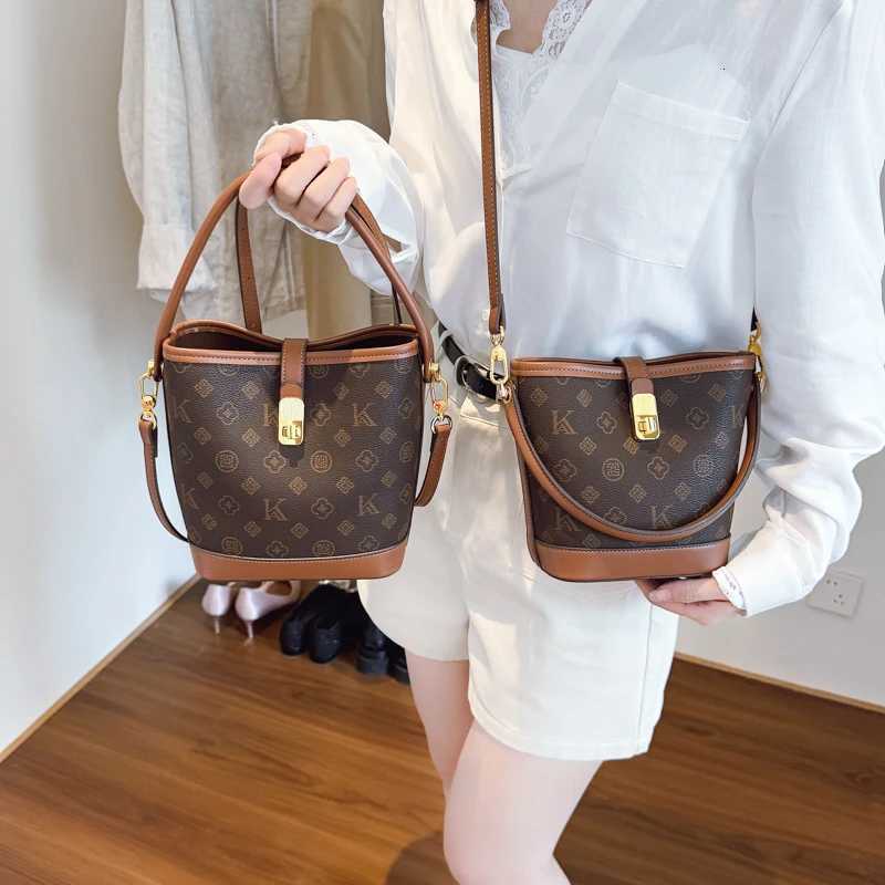 The Ultimate Classic Leather Shoulder Bag For Women By Famous Designer From Luxury Brand Stylish ChoiceW251106