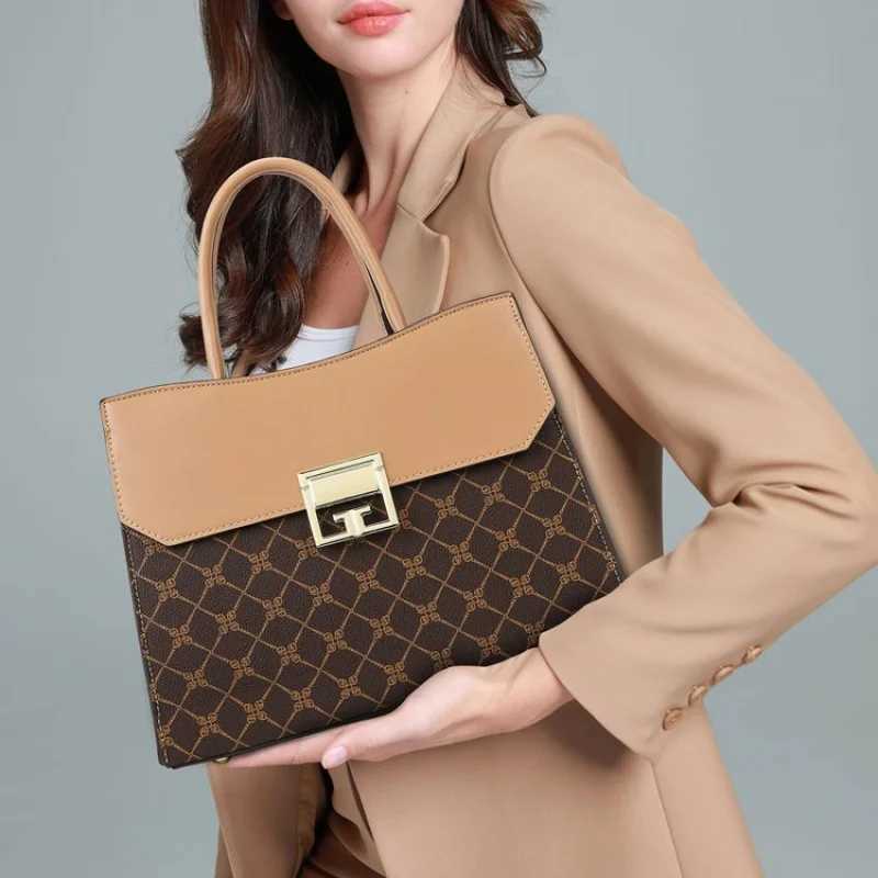 Famous Designer Ladies Shoulder Bag Premium Leather Handbag In Classic Elegant Style Luxury FashionW251106