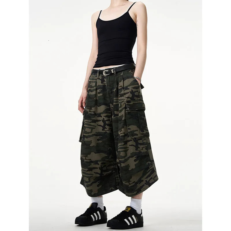 Womens short jeans green camouflage American retro Y2K straight street clothing wide leg pants high waisted womens summer denim shorts 250402