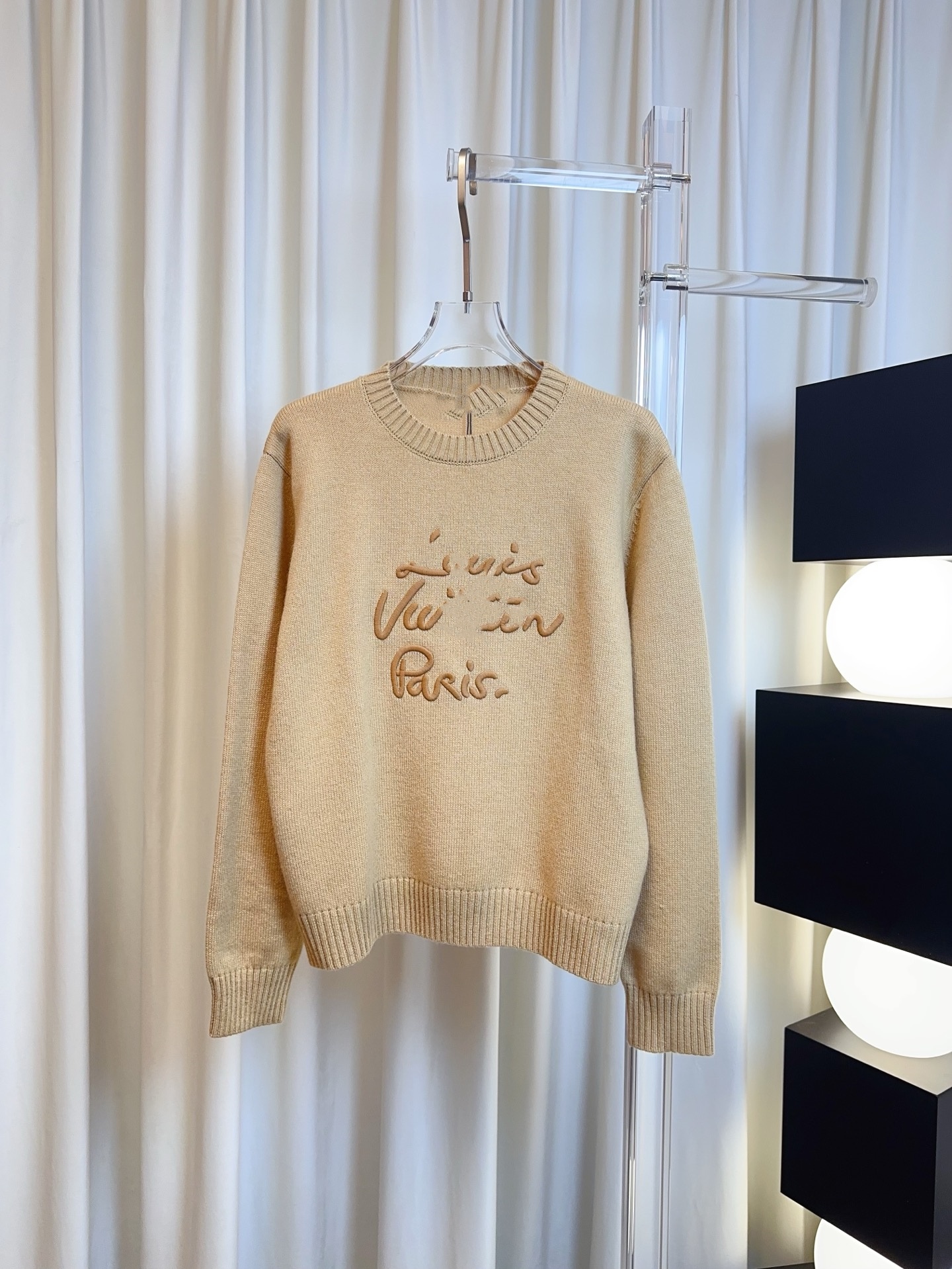 Ladies' designer LO * * new two-color embroidered wool top jacket with fashionable inner style