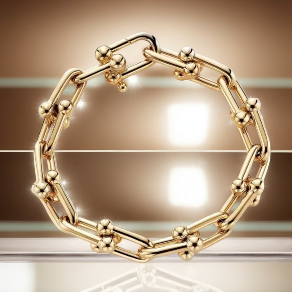 Bangle High quality for your choice Luxury Designer Bracelets Alphabet Valentine Gift Noble And Elegant Women Bracelet AA