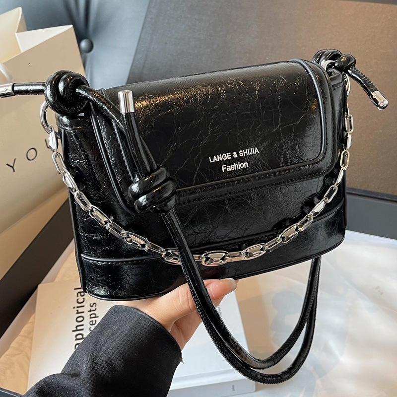 2025S Designer Women S Bag Internet Celebrity Fashion Underarm For Women Versatile Crossbody Small Square New Summer Minimalist Chain Single Shoulder 