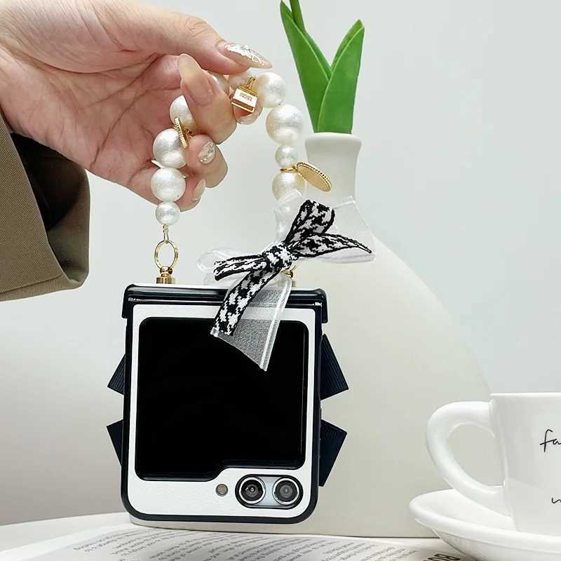 For Galaxy Z Flip 7 6 5 4 3 5G Luxury Camellia Flower Portable Elegant Pearl Hand Chain Hinge White Leather Case Cover J251202
