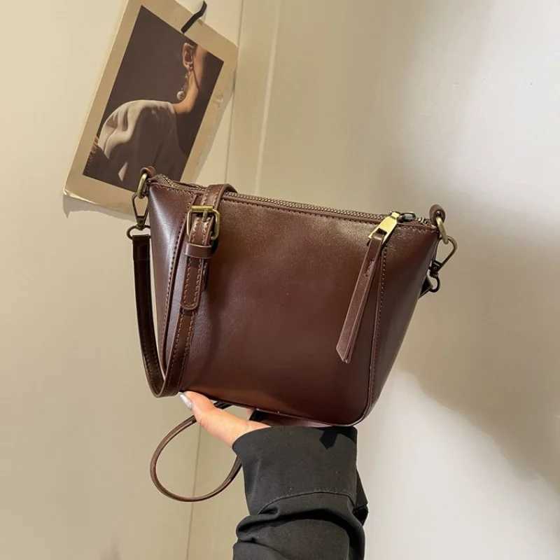2025 New High-end Ladies Leather Crossbody Bag Luxury Brand Famous Designer Paris Casual Classic FashionableW251106