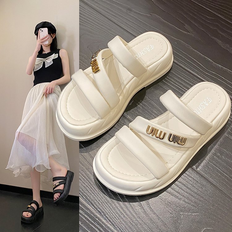 Women's 2025 Summer slippers comfortable non-slip outdoor trend casual flip-flops beach shoes