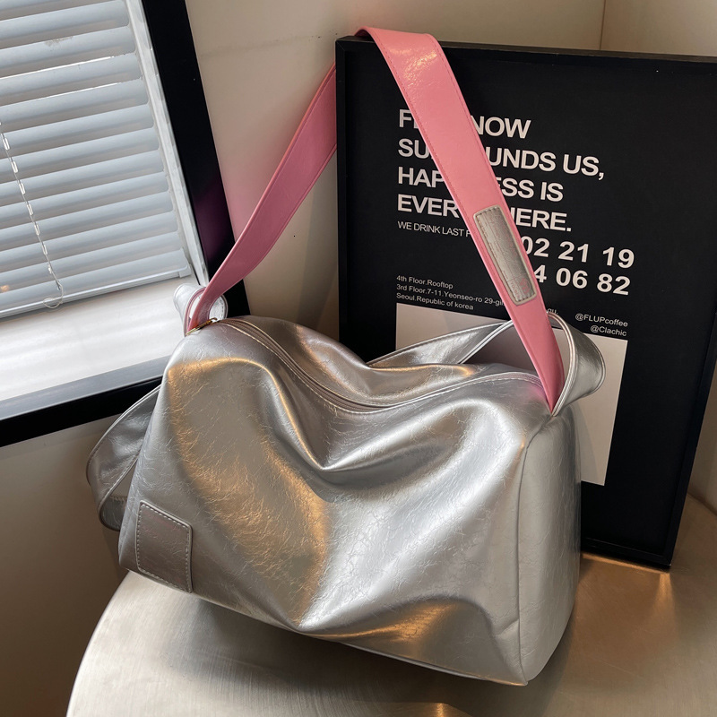 2025S Designer Women S Bag Bag For Women Short Distance Travel Shoulder New Fashion Sense Women S Large Capacity Simple Crossbody Bag