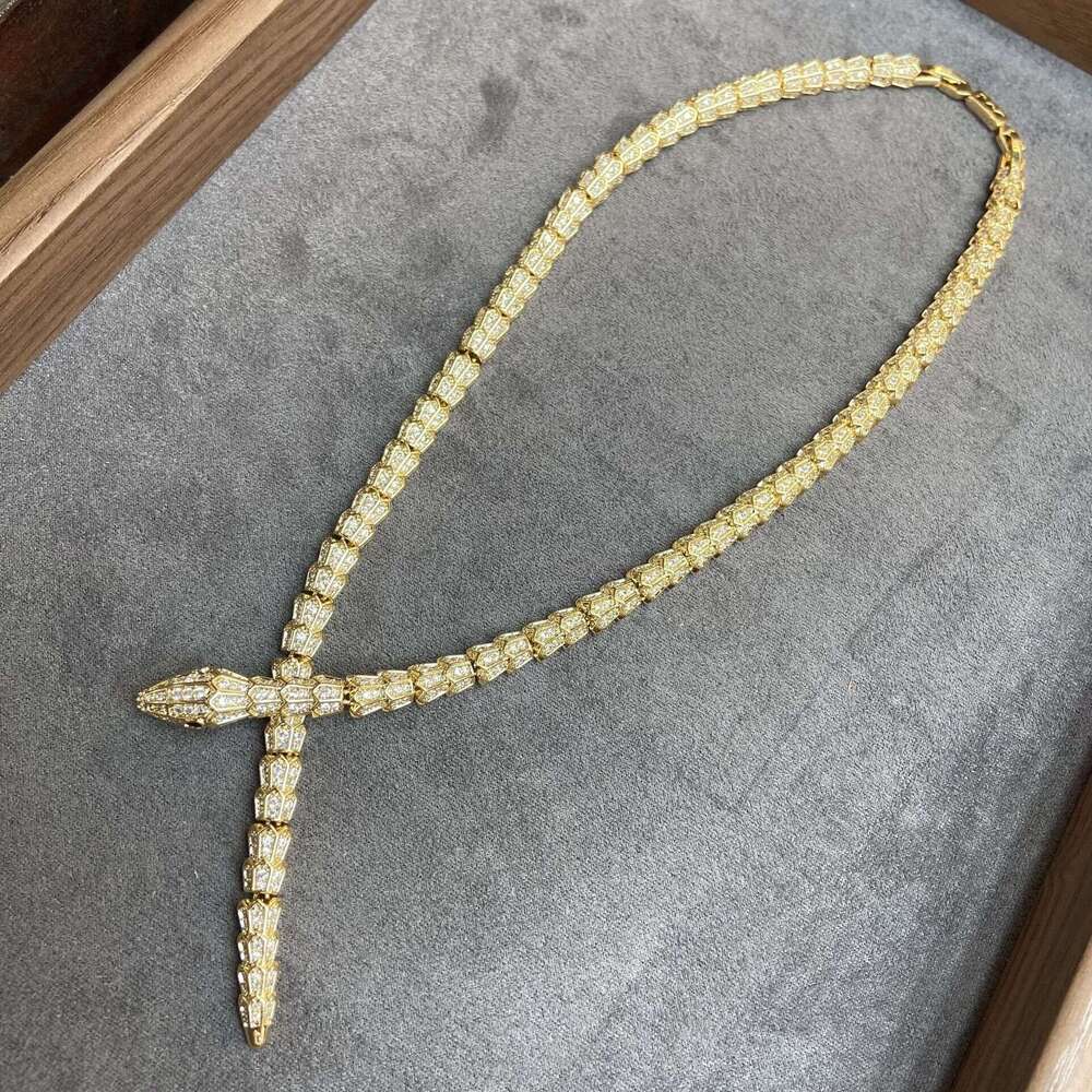 Luxurious Full Diamond Tail Snake Bone Necklaces Gold-Plated Collarbone Chain Ultra Shiny Choker Light Luxury High-End Accessory
