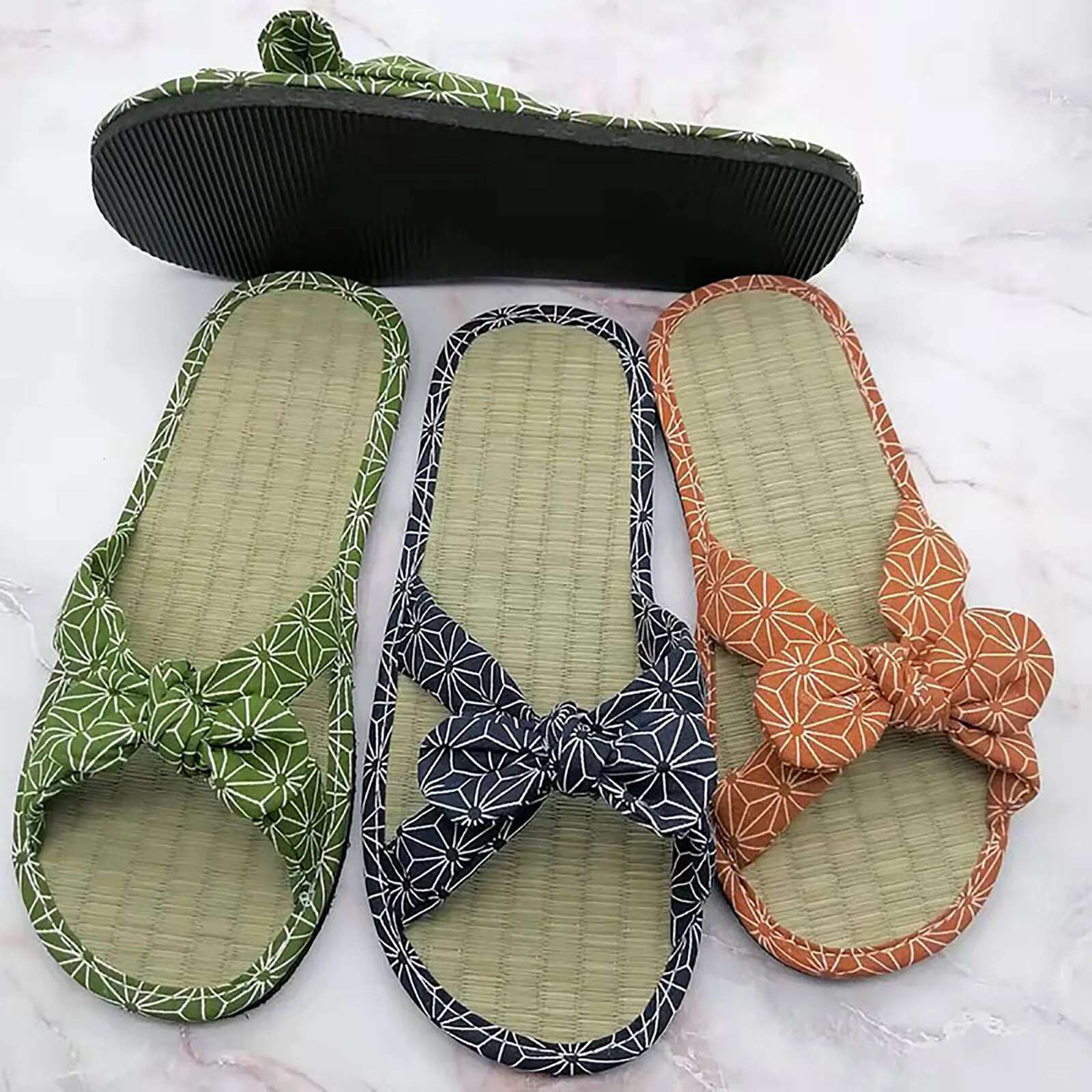 2025 Summer New Flat Shoes Comfortable and Anti slip Designer Fashion Sandals Silent Rattan Flip Tacones