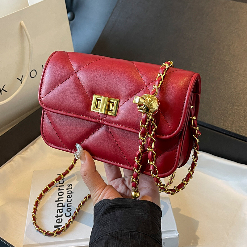 2025S Designer Women S Bag Crossbody For Women New Diamond Grid Soft Leather Small Square Bag Fashionable Versatile Stylish And Simple Chain Shoulder 