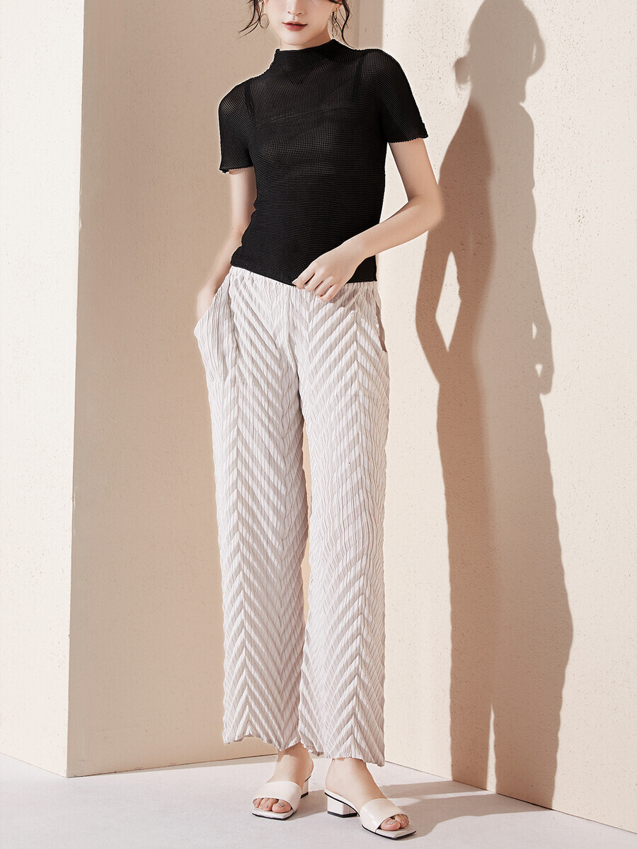 dongdumaoyi Miyake Half Top for Women 2024 Summer Round Neck New Short Sleeve Solid Color Folded Loose Versatile Style T