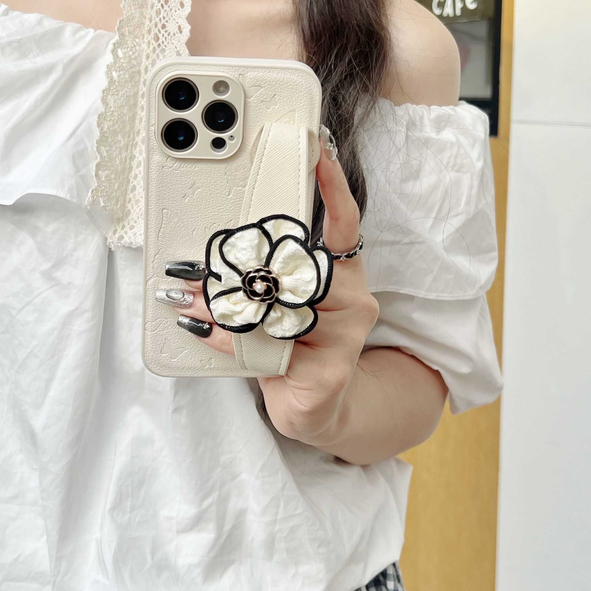 Butterfly Embossed Leather Case for iPhone 16 Pro Max iPhone 15 with Wrist Strap Crossbody for iPhone 1314 J251202