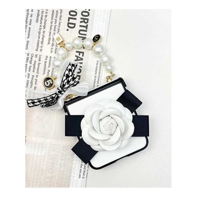 For Galaxy Z Flip 7 6 5 4 3 5G Luxury Camellia Flower Portable Elegant Pearl Hand Chain Hinge White Leather Case Cover J251202