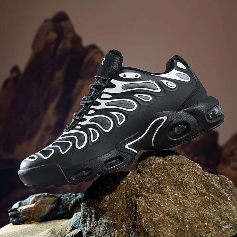 New Fashion Couple Sneakers Outdoor Soft Soled Sports Colorful Fiess Tennis Shoes Ant i Slip Men Women Off-road Run Sh oe