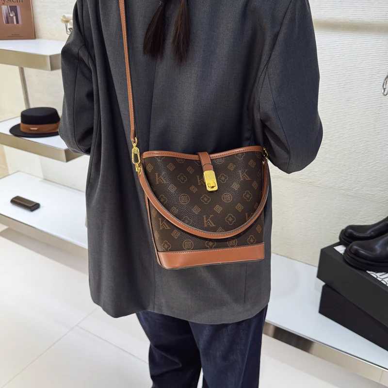 The Ultimate Classic Leather Shoulder Bag For Women By Famous Designer From Luxury Brand Stylish ChoiceW251106