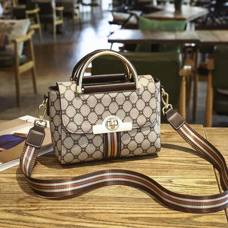 Designer Women Handbag Luxury Leather Crossbody Bag Elegant Shoulder Bag Classic Vintage FashionableW251106