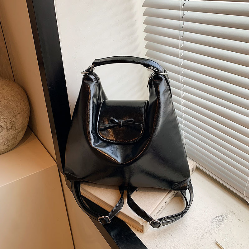 2025S Designer Women S Bag Large Capacity Underarm Bag For Bags New Fashionable Simple Tote Women S Bag Casual And High End Backpack