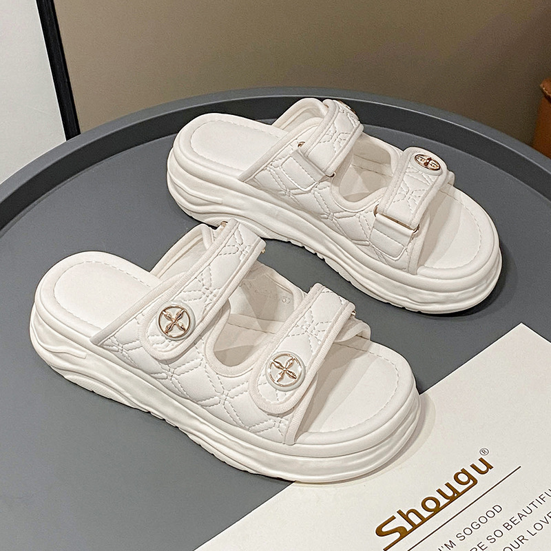 2025 new Free shipping flat sandals for womens designer sandals black white Summer beach slippers size 35-40