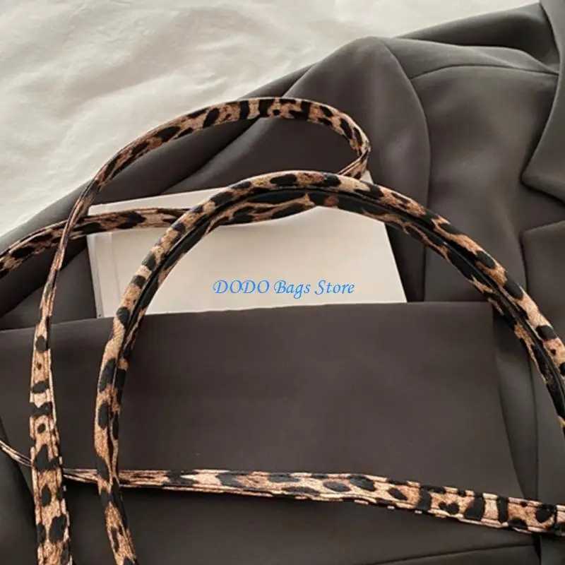 Stylish Leopard Print Shoulder Bag PU Crossbody Purse for Fashionable WomenW251106