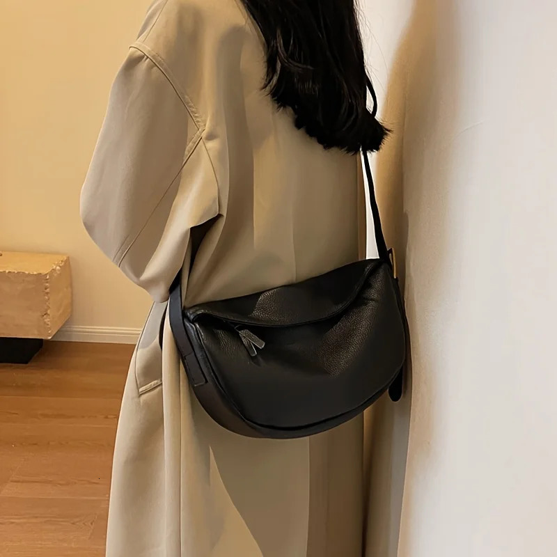 Fashionable retro leather bag womens dumpling bag shoulder bag crossbody bag trendy and versatile soft leather bag 251106