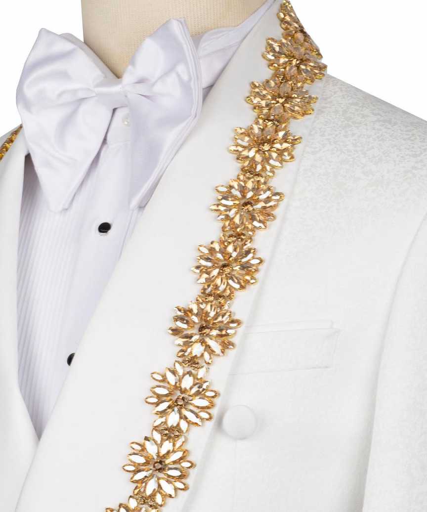 New Arrivals Two Pieces White Spring Summer Men Suits Set Blazer Pants With Shawl Lapel Gold Appliques Customized Groom Wedding Tuxedo Formal Prom Jac