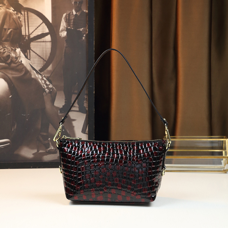 New Versatile Armpit With Color Changing, Fashionable And Atmospheric Style, Carrying Crossbody Bag 1025 24-8-13