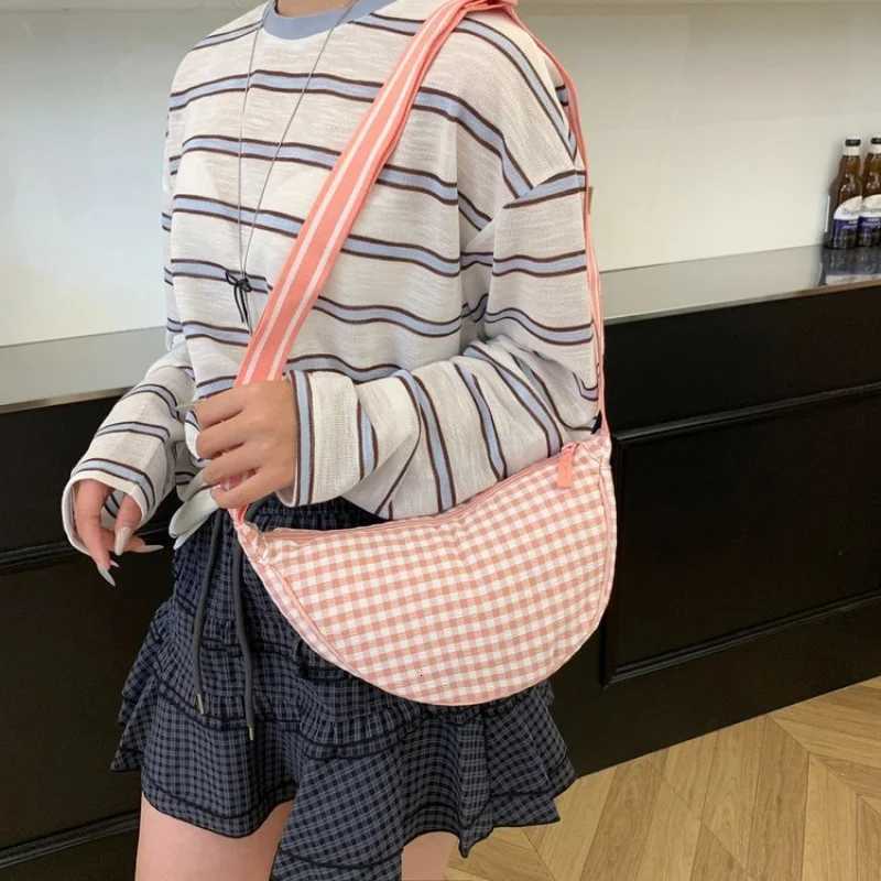 Designer Inspired Womens Messenger Bag In Genuine Leather Luxury Brand Famous Classic Elegant CrossbodyW251106