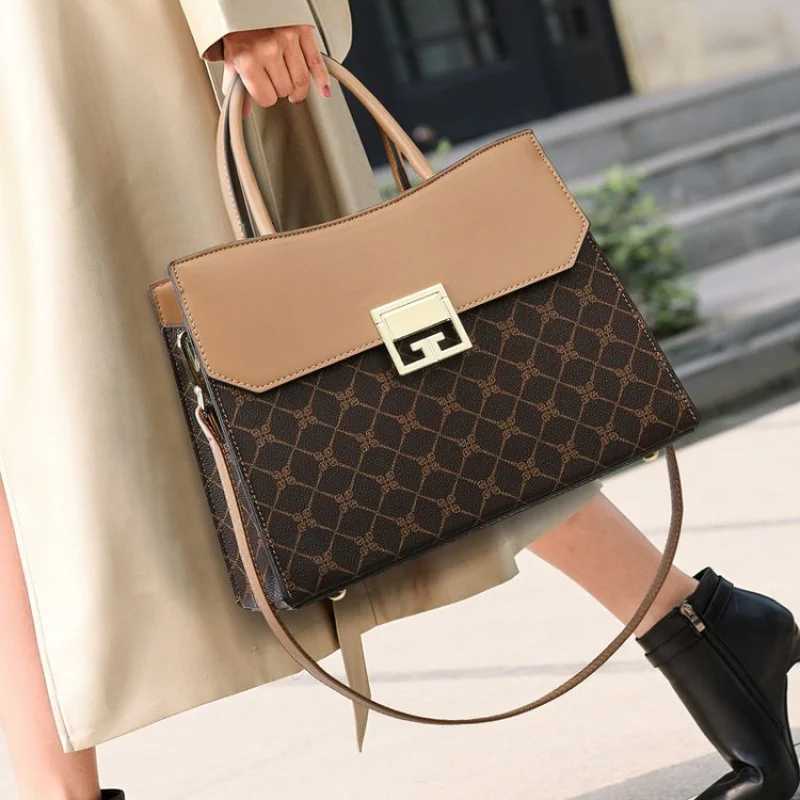 Famous Designer Ladies Shoulder Bag Premium Leather Handbag In Classic Elegant Style Luxury FashionW251106