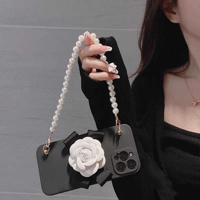 Elegant Floral Pearl Chain Case for iPhone 17 Compatible with 1112 Full Coverage XRXS Soft Case for Women 1315 J251202