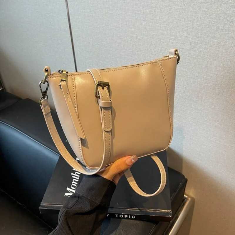 2025 New High-end Ladies Leather Crossbody Bag Luxury Brand Famous Designer Paris Casual Classic FashionableW251106