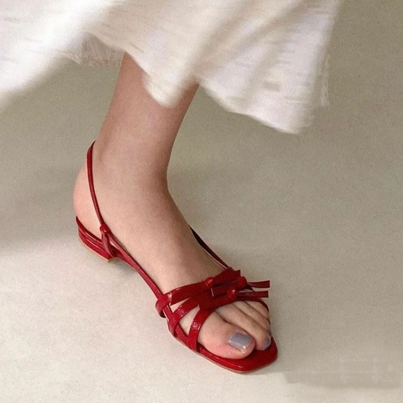 2025S Designer Women's Sandals Sandals For Women Summer Low Heel New Fashion Korean Niche Design Woven Ribbon Bow Flat Beach Shoes