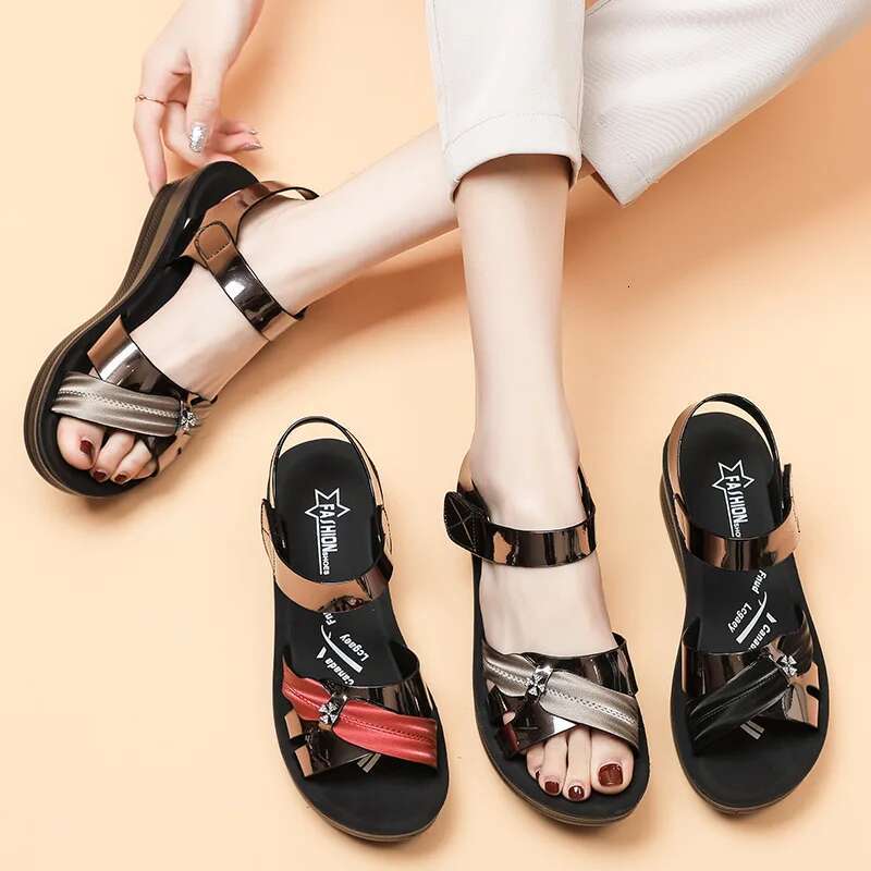 2025 Summer New Flat Shoes Women's Leather Casual Thick Bottom Designer Fashion Open toed Sandals Women's Slippers Beach Shoes