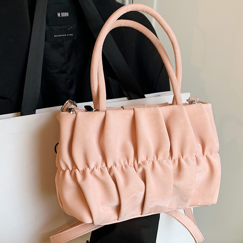 2025S Designer Women S Bag Folded Cloud Women S Versatile Chain Tide Spring Summer New Handbag Small Cross Body Bag