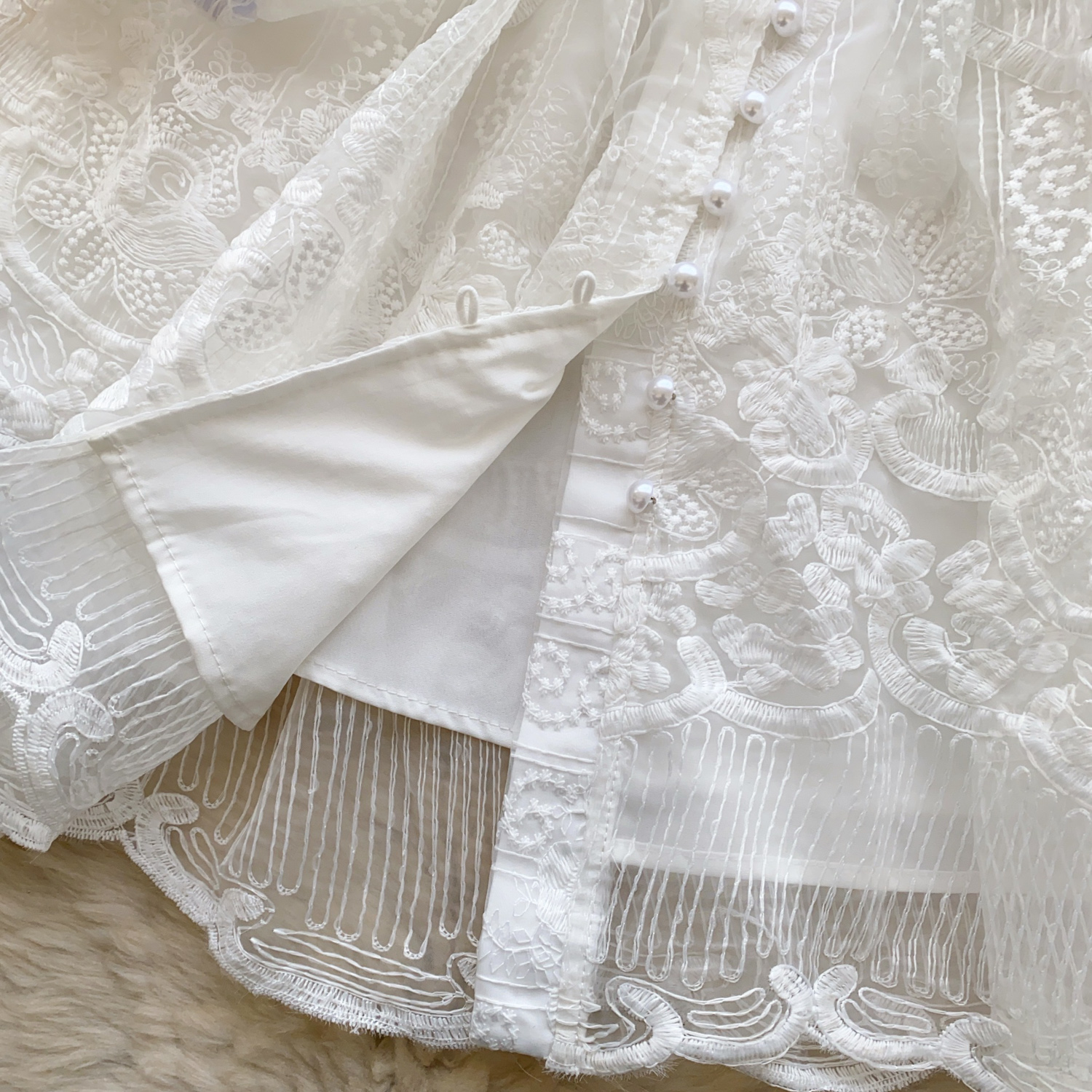 Casual Dresses Luxury Women French White Lace Dress 2025 Summer Embroidery Flower Mesh Stitching Pearl Buttons Belt Mini Party Vestidos