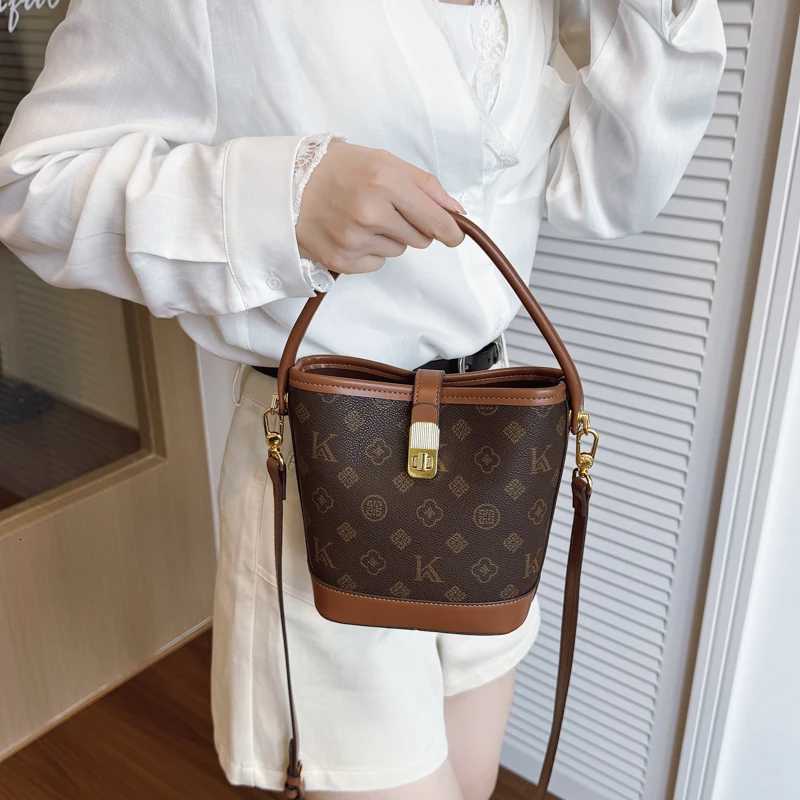 The Ultimate Classic Leather Shoulder Bag For Women By Famous Designer From Luxury Brand Stylish ChoiceW251106