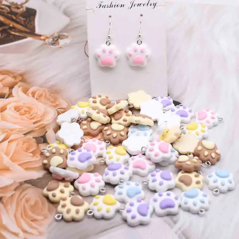 10 pieces of 20 22mm mini cartoon cat paw amulets used for DIY decorative earrings necklaces fashion jewelry accessories 250325