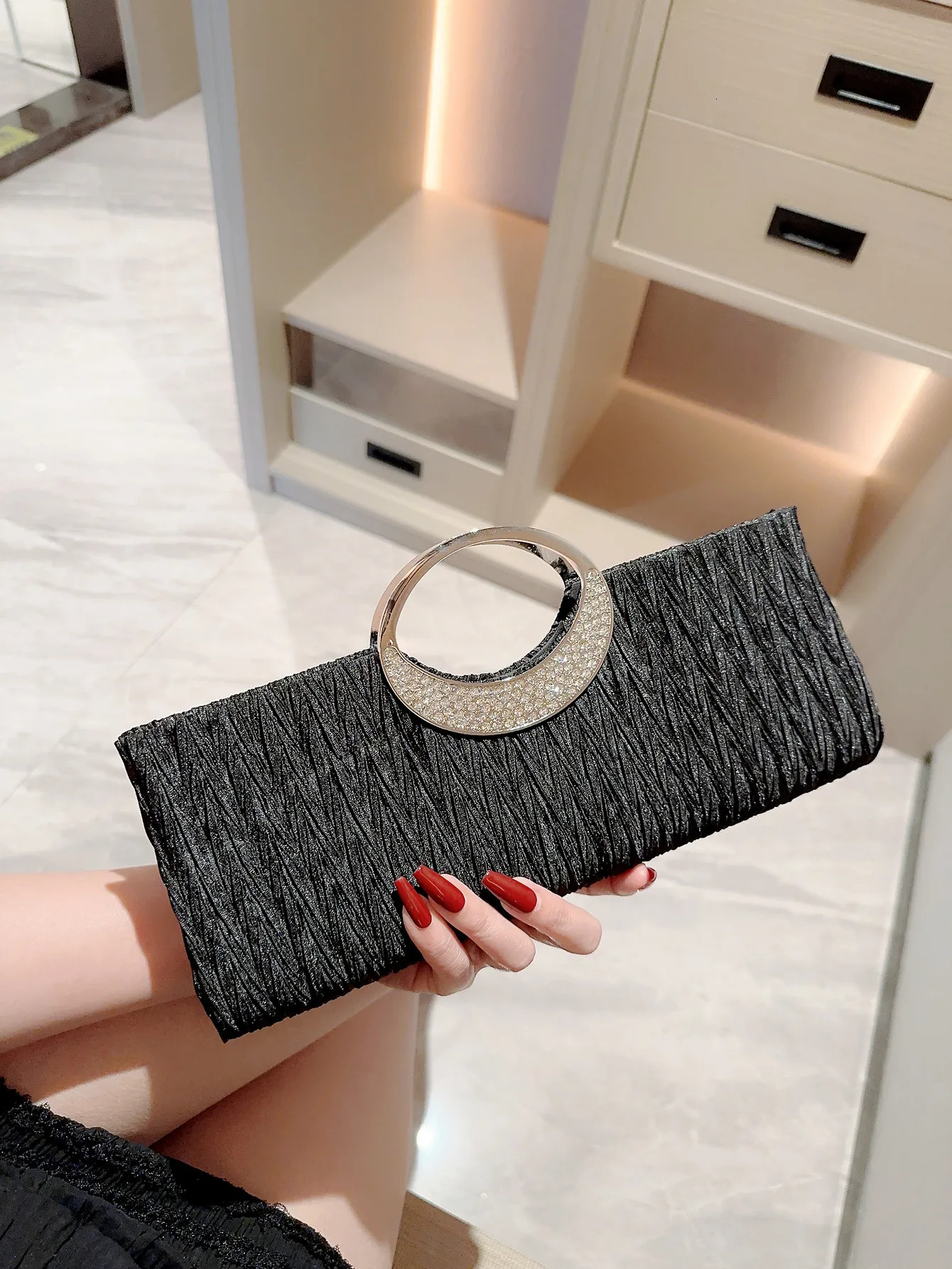 Ladies classic pleated metal bracelet night bag handbag party bag rhinestone border night bag dress bag wedding 250402