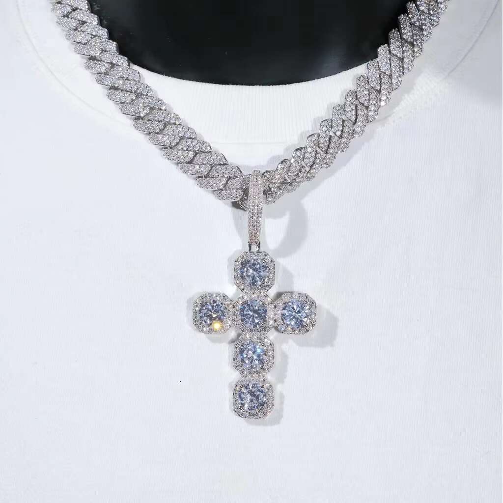 Fashion 925S VVS MOISSANITE CRUCIFIX NECKLACE