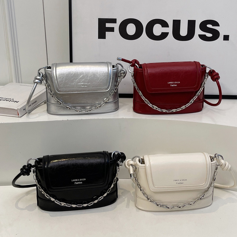 2025S Designer Women S Bag Internet Celebrity Fashion Underarm For Women Versatile Crossbody Small Square New Summer Minimalist Chain Single Shoulder 