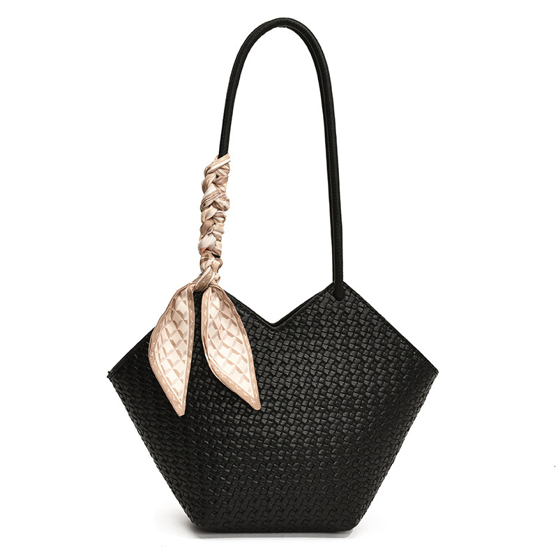 2025S Designer Women S Bag Large Capacity Crossbody Women In The New Summer Of With A High End Feel For Commuting To Work Single Shoulder Heart Shaped