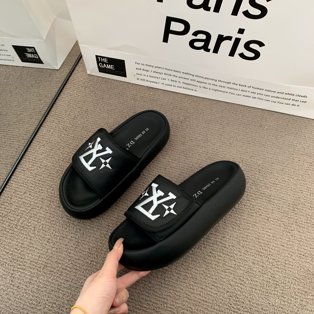 Free shipping designer women's summer super soft cool slippers, thick-soled flip-flops, Korean version, trendy and trendy outerwear half-slippers