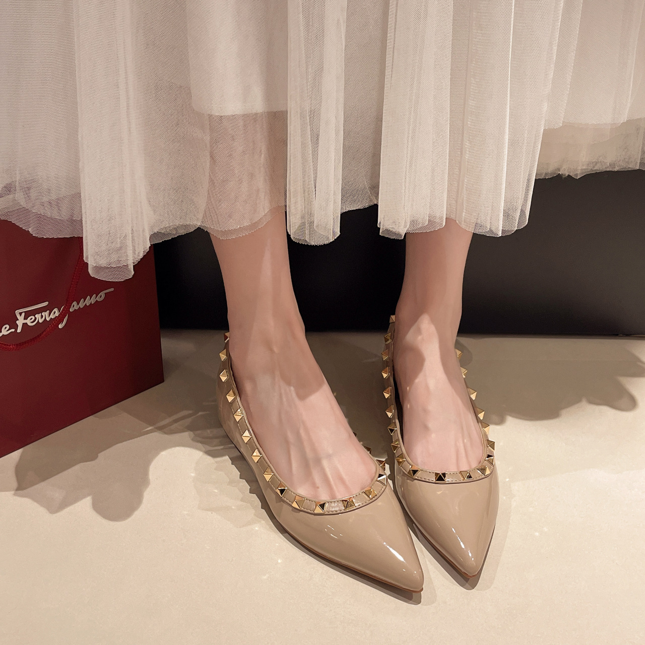 free Shipping Designer Sharp pointed sandals Shallow mouth sandals Flat slipper shoes Versatile outdoor single shoes hot