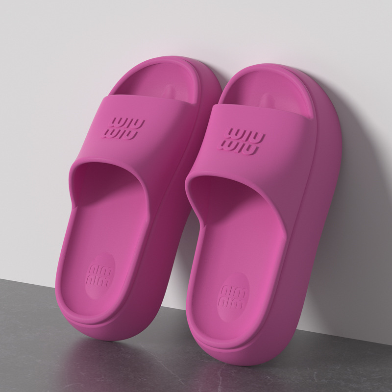 designer shoes 2025 new style thick-soled heightening flip-flops fashionable and versatile in summer simple with a soft cushioned feeling breathable a