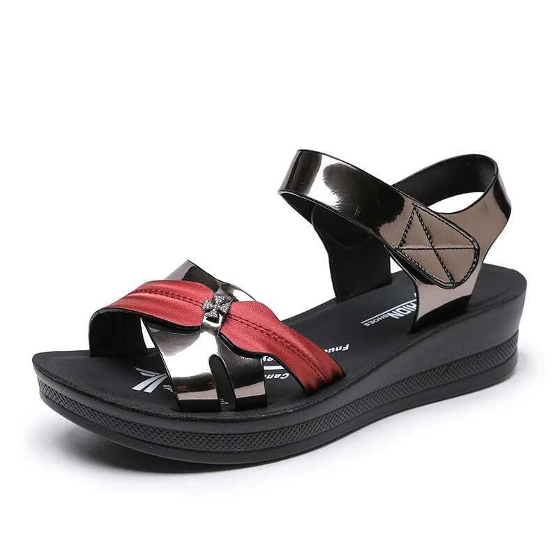 2025 Summer New Flat Shoes Women's Leather Casual Thick Bottom Designer Fashion Open toed Sandals Women's Slippers Beach Shoes