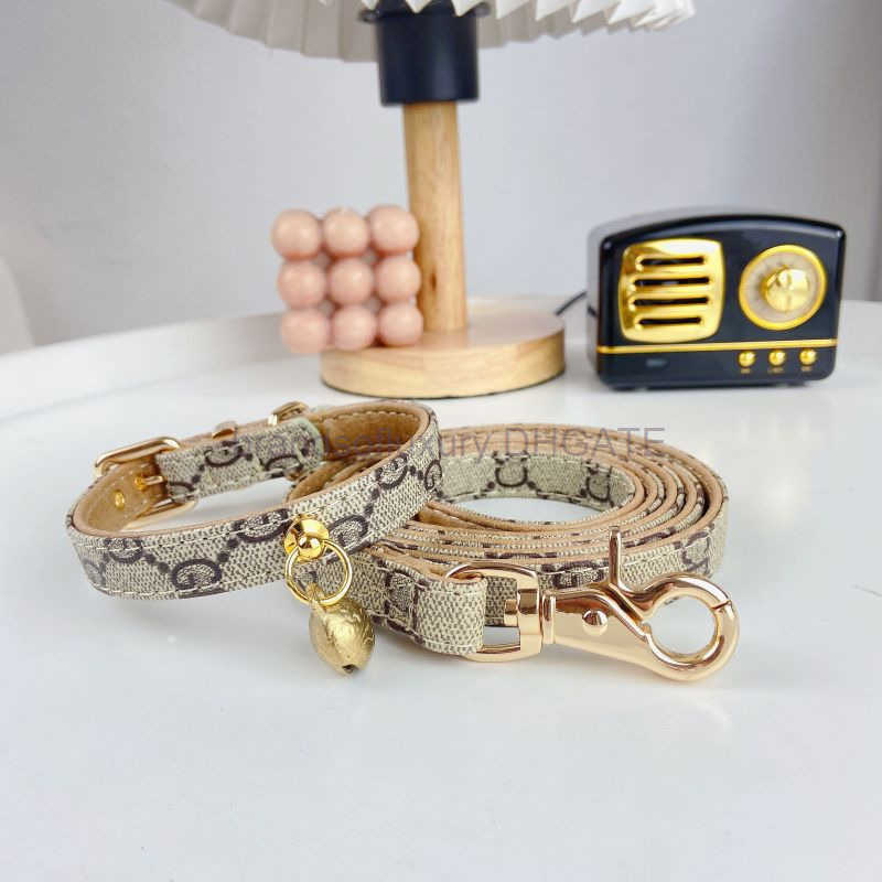 Trendy Pet Collar Teddy Fighting Shiba Inu Cat Old Flower Classic Dog Collar Traction Rope Set