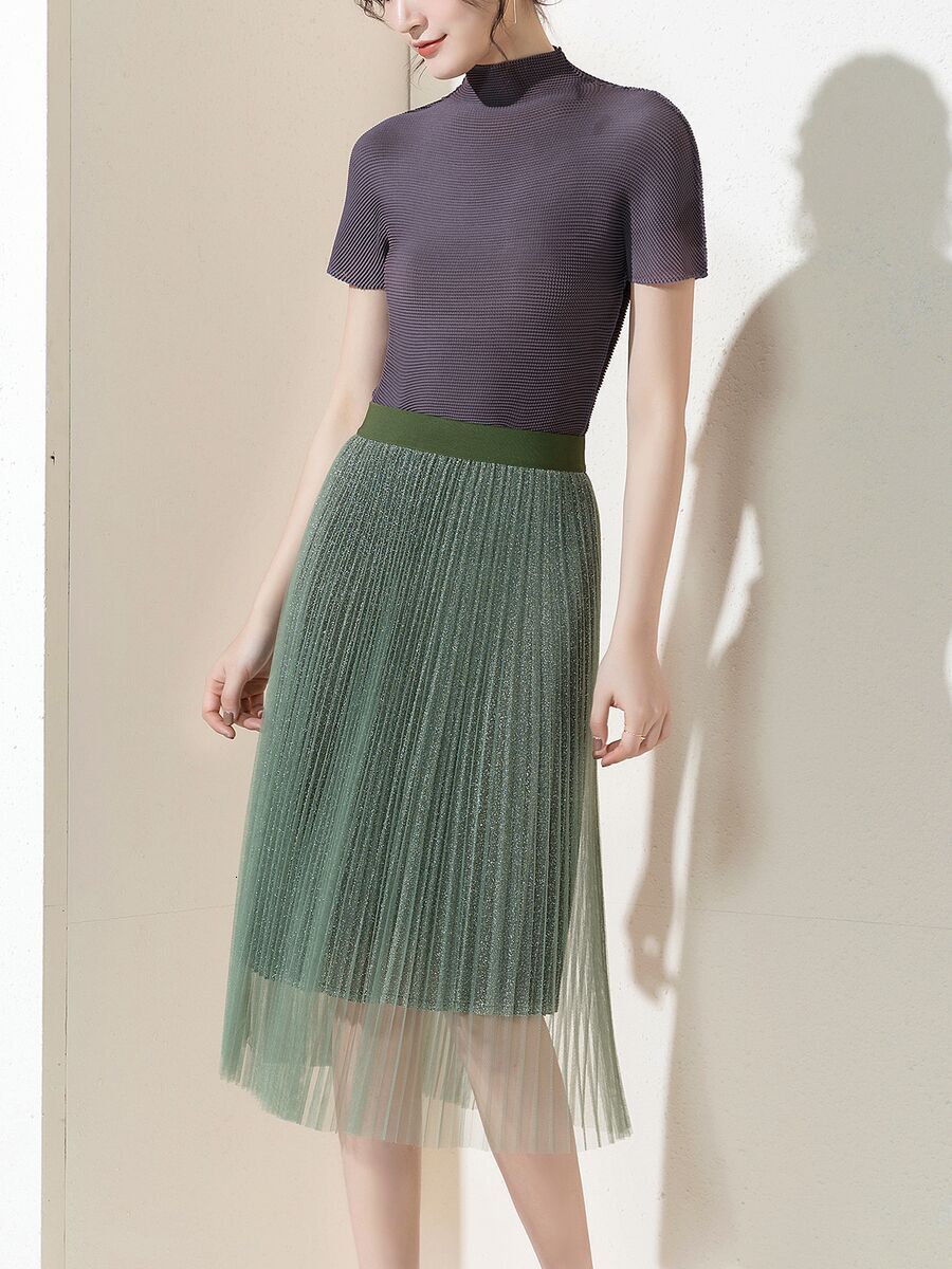 dongdumaoyi Miyake Half Top for Women 2024 Summer Round Neck New Short Sleeve Solid Color Folded Loose Versatile Style T