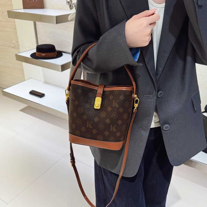 The Ultimate Classic Leather Shoulder Bag For Women By Famous Designer From Luxury Brand Stylish ChoiceW251106