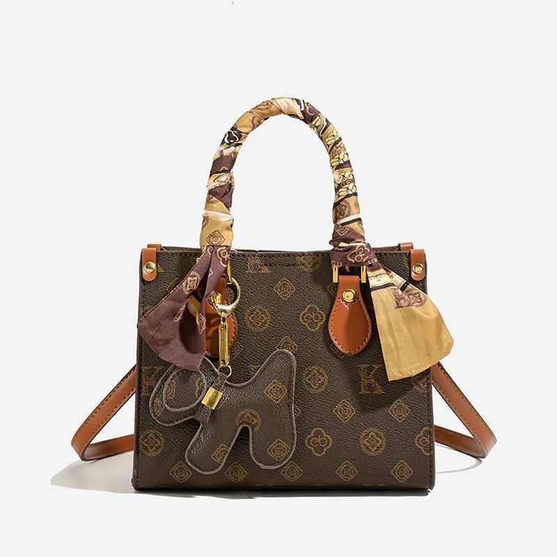 Simple Elegant Clutch Bag For Women With Fashionable Design And Minimalist Solid Color AppealW251106