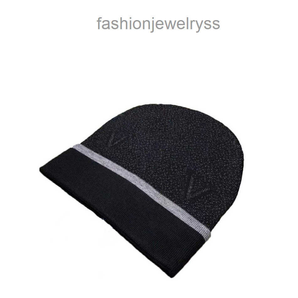 Winter Lvity knitted beanie designer hat fashionable bonnet dressy autumn hats for men skull outdoor womens mens hat cappelli travel skiing sport fashion E3
